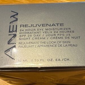 Avon Rejuvenate 24 Hour Eye Moisturizer - Silver